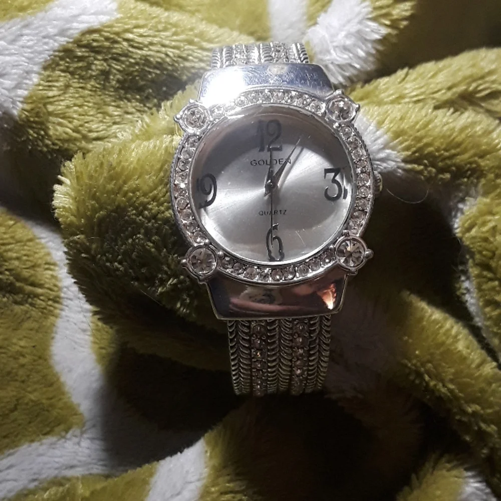 Geneva Elite | Accessories | Geneva Elite Bracelet Watch W  display picture 1